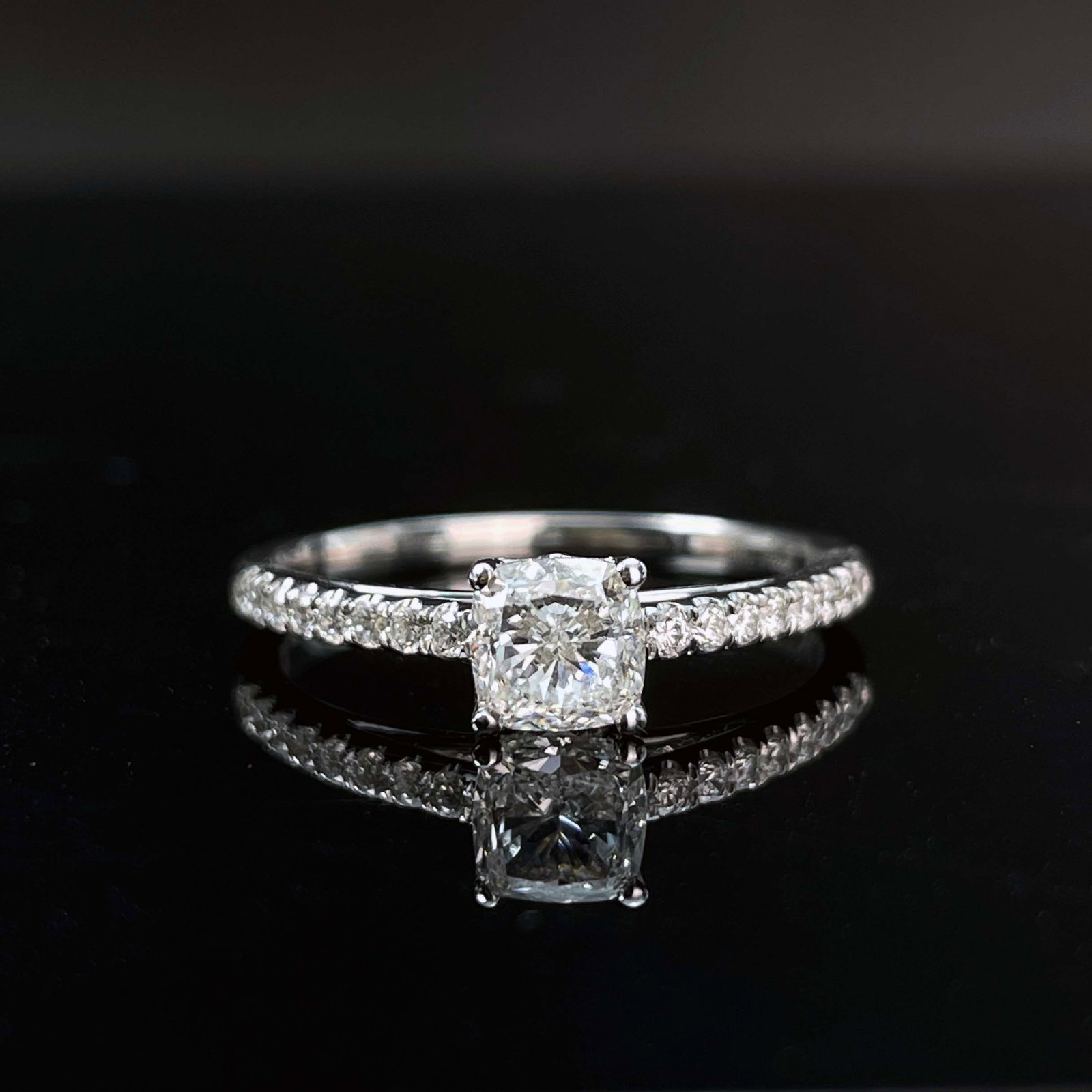 Gia Certified 14k Gold 0.88 Ctw Natural G Vvs2 Cushion Diamond Ring (1 of 6)