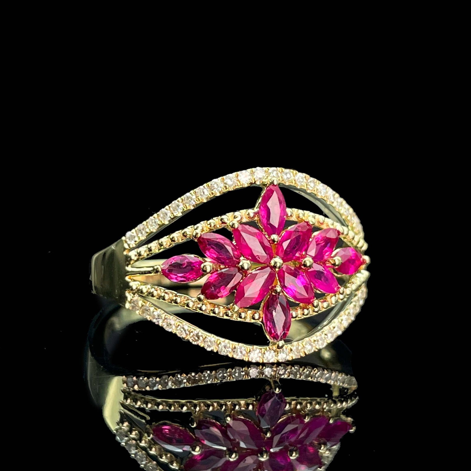 14k Gold 0.90 Ctw Natural Ruby & Diamond Ring - 3