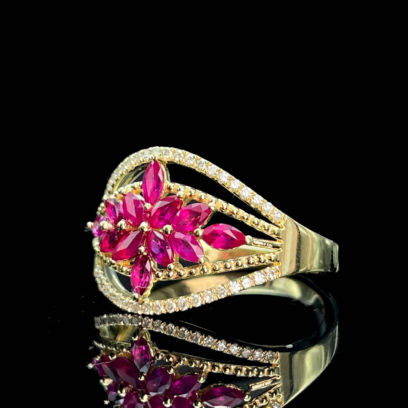 14k Gold 0.90 Ctw Natural Ruby & Diamond Ring - 4