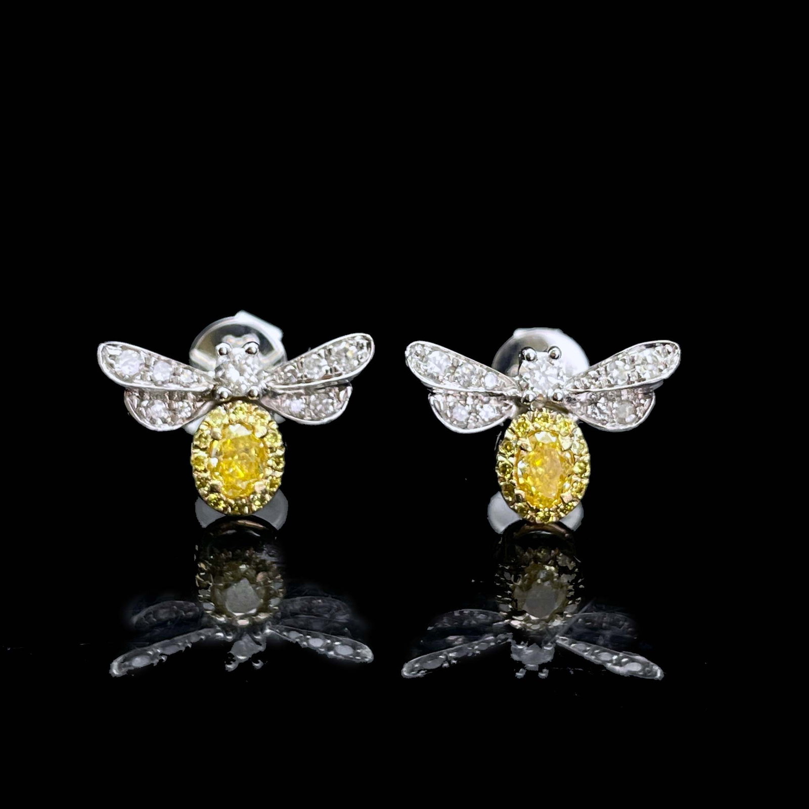 14k Gold 0.48 Ctw Natural Yellow Diamond & Diamond & Bees Earrings - 5