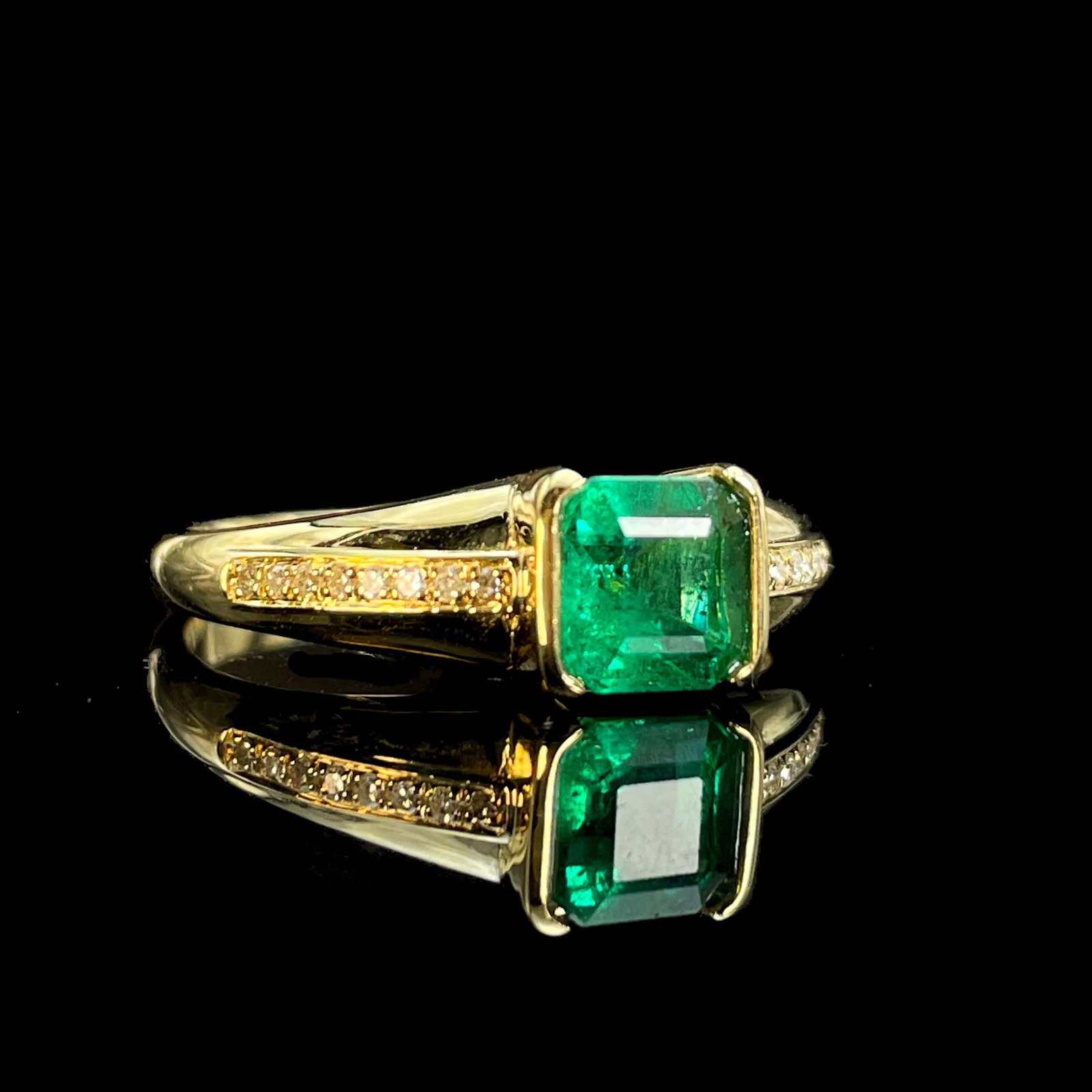 14k Gold 0.82 Ctw Natural Emerald & Diamond Ring - 2