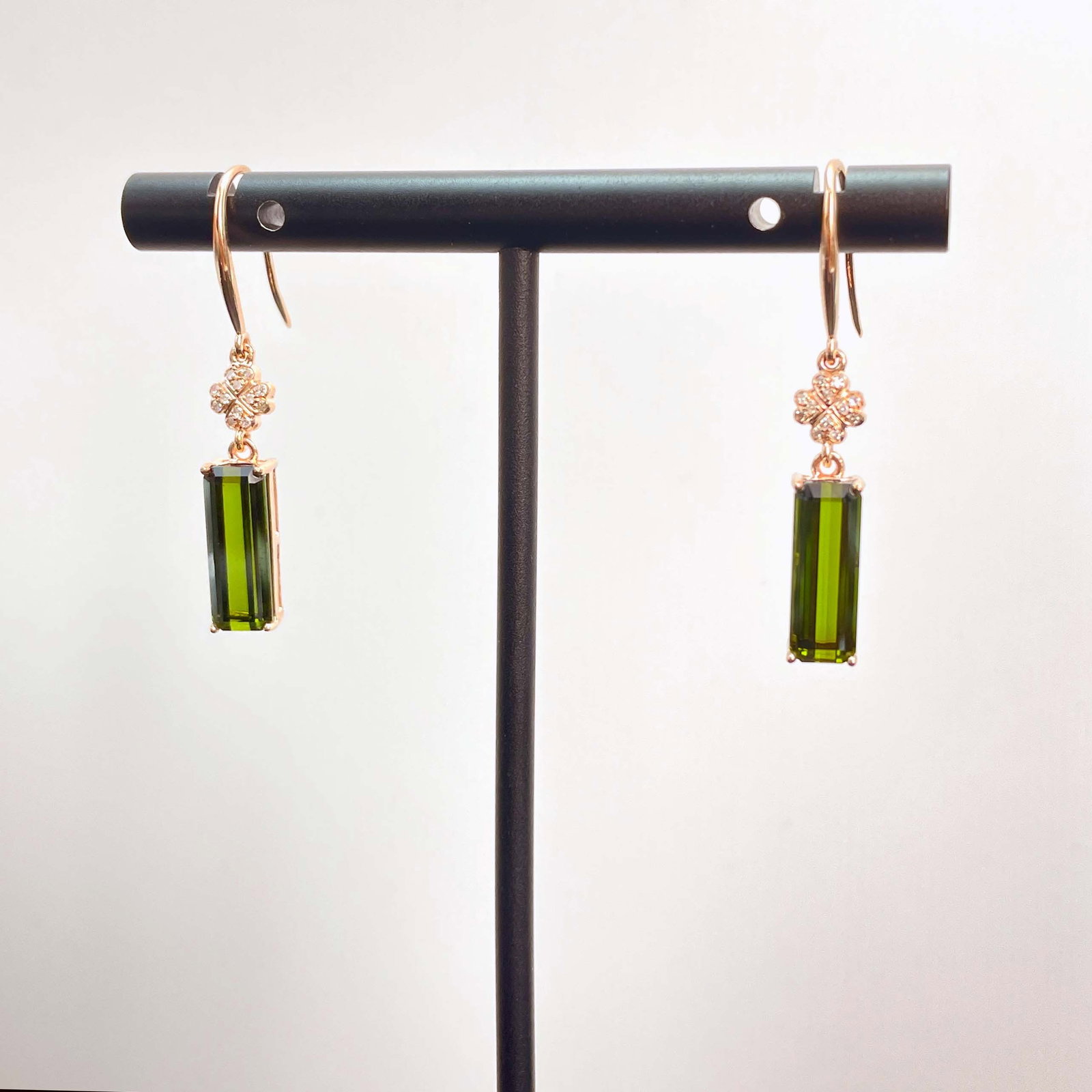 14k Gold 4.16 Ctw Natural Tourmaline & Diamond Earrings: Ref:230943257 // gold content:14k gold // main gemstone:tourmaline // shape:octagonal // carat weight:4. 1ct // color:green // treatment:natural // // adjacent gemstone 2 : diamond // number of