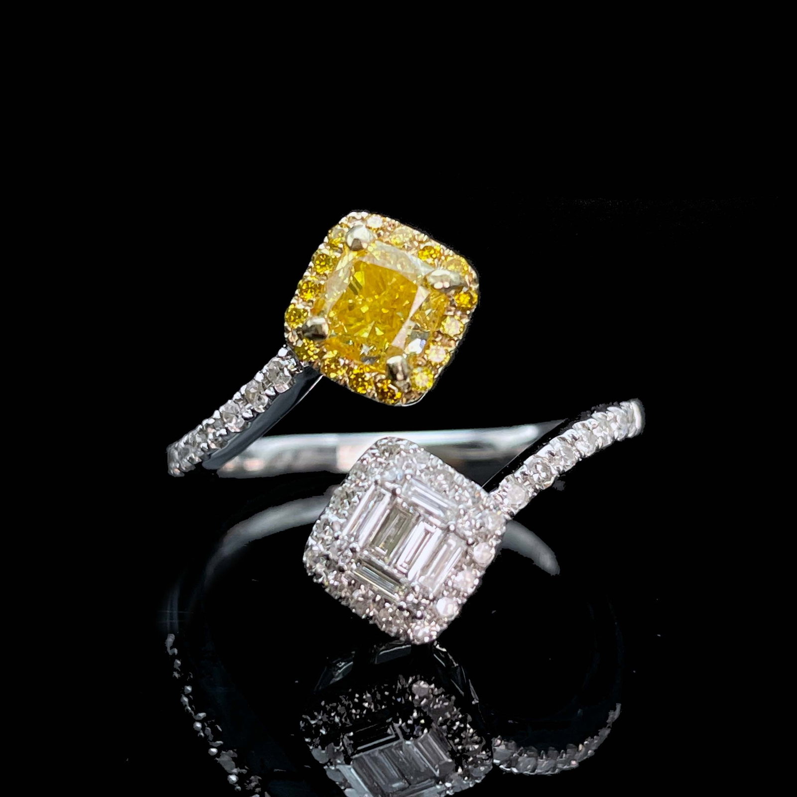 14k Gold 0.94 Ctw Natural Yellow Diamond & Diamond Ring (1 of 6)