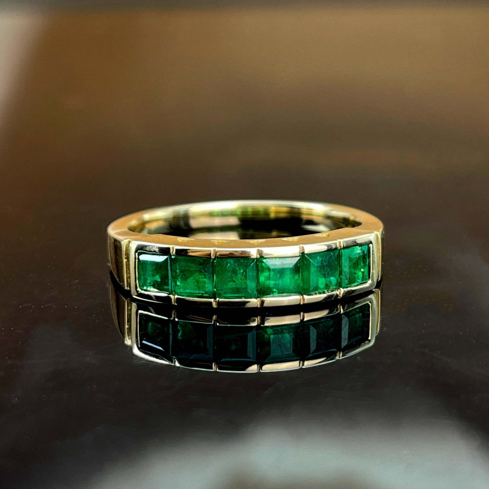 14k Gold 0.8 Ct Vivid Green Natural Emerald Ring - 3