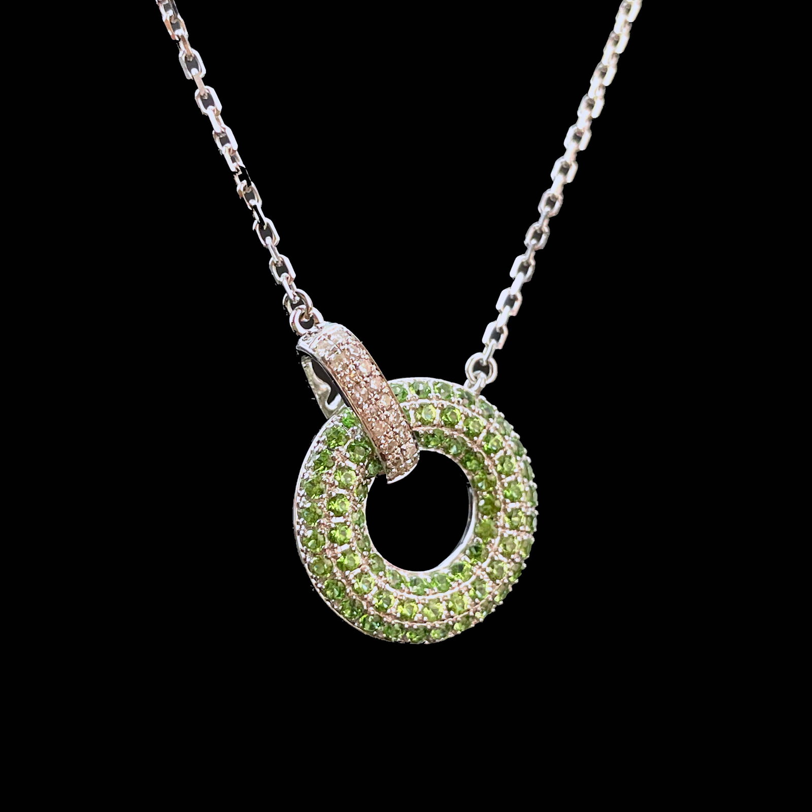 14k Gold 0.75 Ctw Natural Tsavorite & Diamond Necklace: Ref:230943313 // gold content:14k gold // main gemstone:tsavorite // shape:round // carat weight:0. 69ct // color:green // treatment:natural // cut grade:g // // adjacent gemstone 2 : diamond // shape