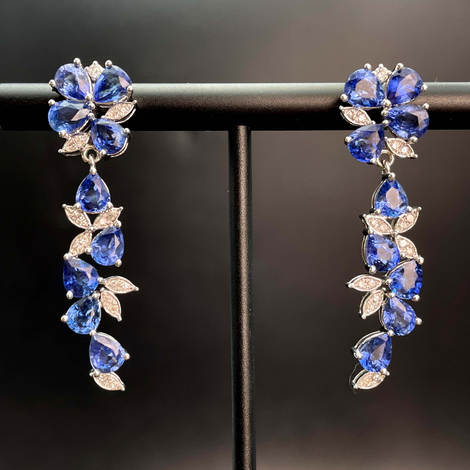 14k Gold 8.07 Ctw Natural Sapphire & Diamond Earrings: Ref:230943326 // gold content:14k gold // main gemstone:sapphire // shape:pear // carat weight:7. 87ct // color:blue // treatment:natural // // adjacent gemstone 2 : diamond // shape:round // carat