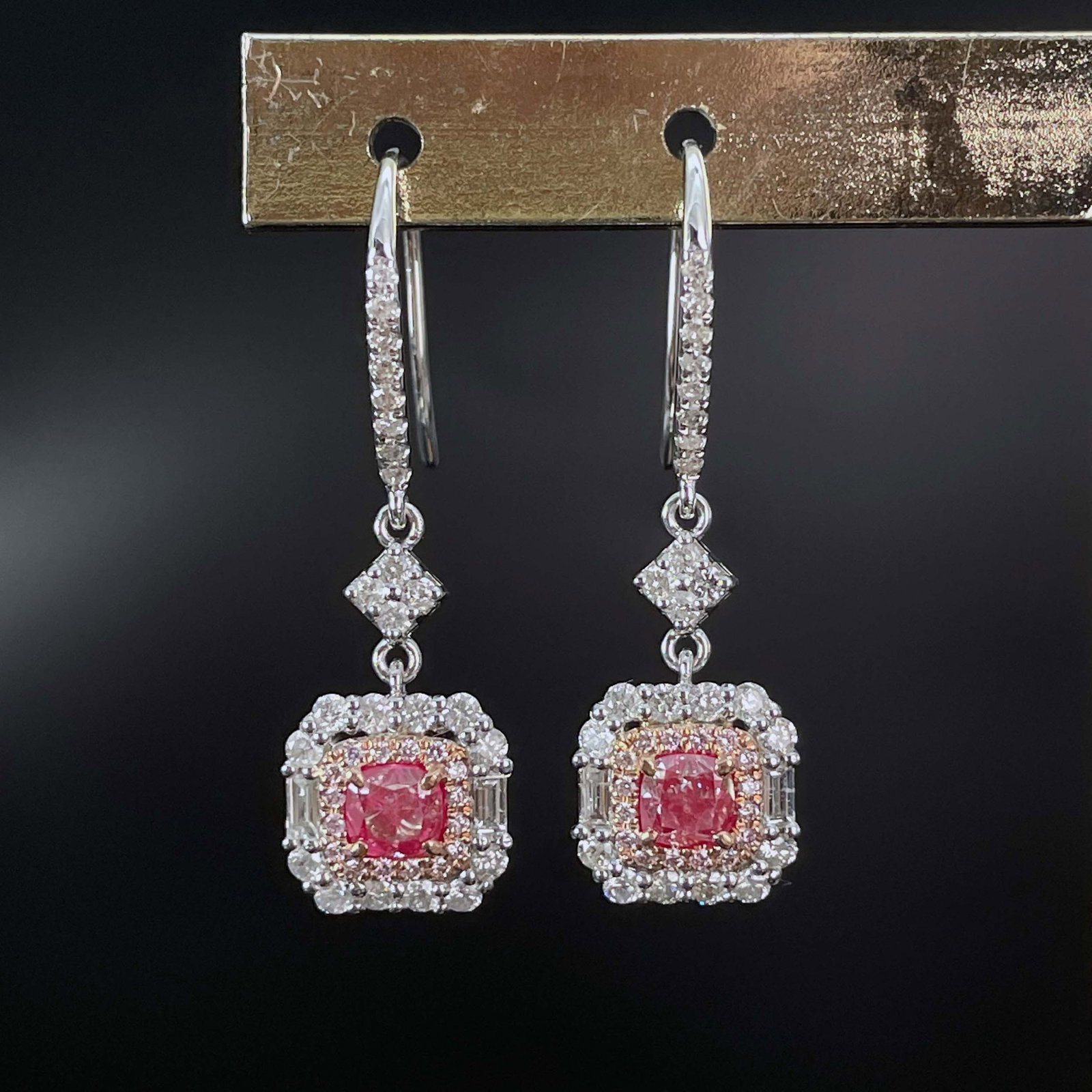 14k Gold 1.47 Ctw Natural Pink Diamond & Diamond Earrings: Ref:230943342 // gold content:14k gold // main gemstone:pink diamond // shape:cushion // carat weight:0. 60ct // color:pink // treatment:natural // // adjacent gemstone 2 : diamond // shape:multiply /