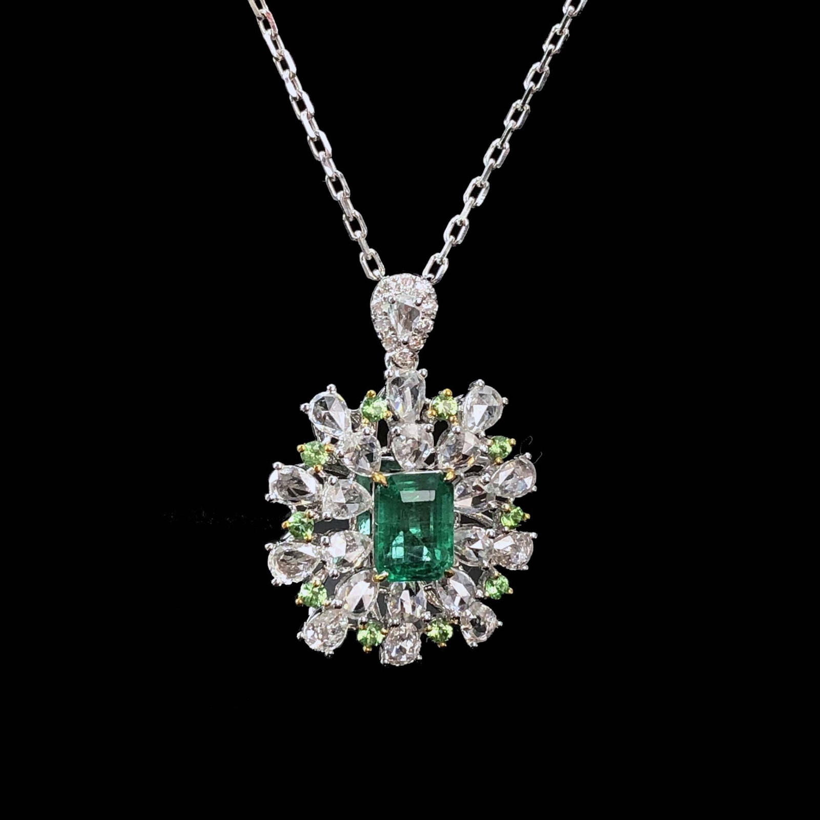14k Gold 1.08 Ctw Vivid Green Natural Emerald & Diamond Pendant( Without Chain ) - 2