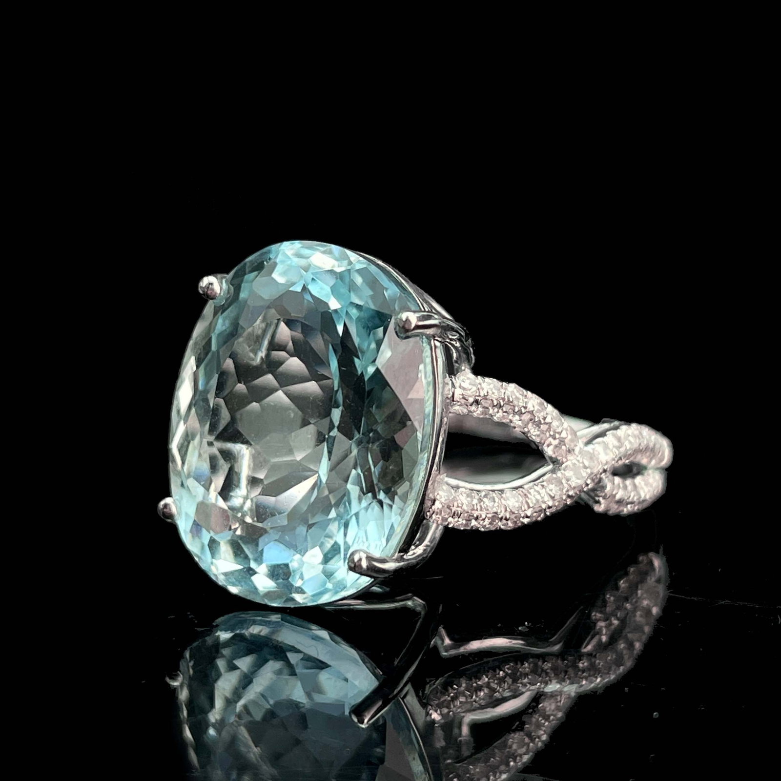 14k Gold 10.0 Ctw Natural Aquamarine & Diamond Ring - 3