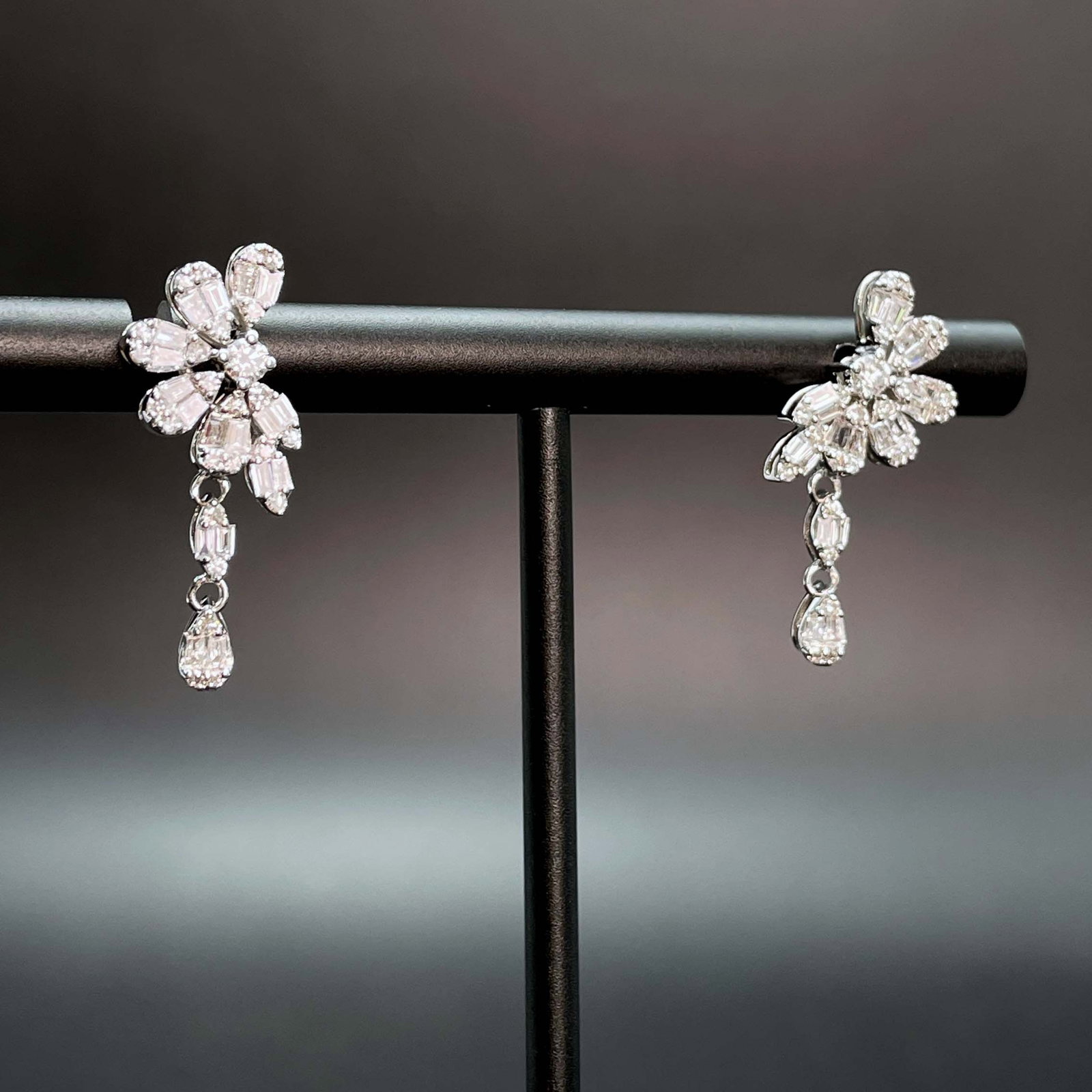 14k Gold 0.66 Ct Natural H Diamond Earrings - 2