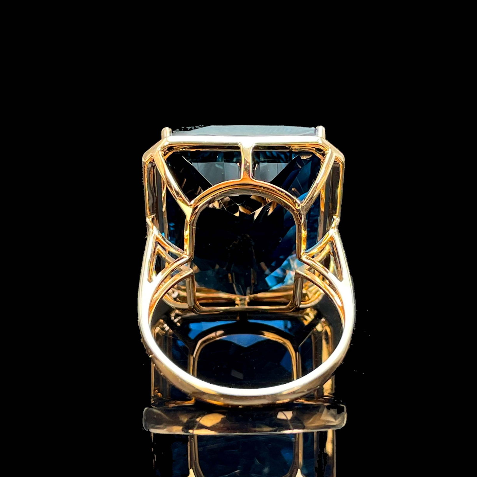 14k Gold 31 Ct Natural Topaz & Diamond Ring - 4