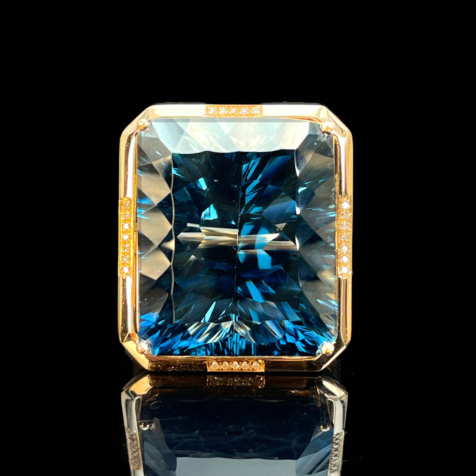 14k Gold 31 Ct Natural Topaz & Diamond Ring - 5