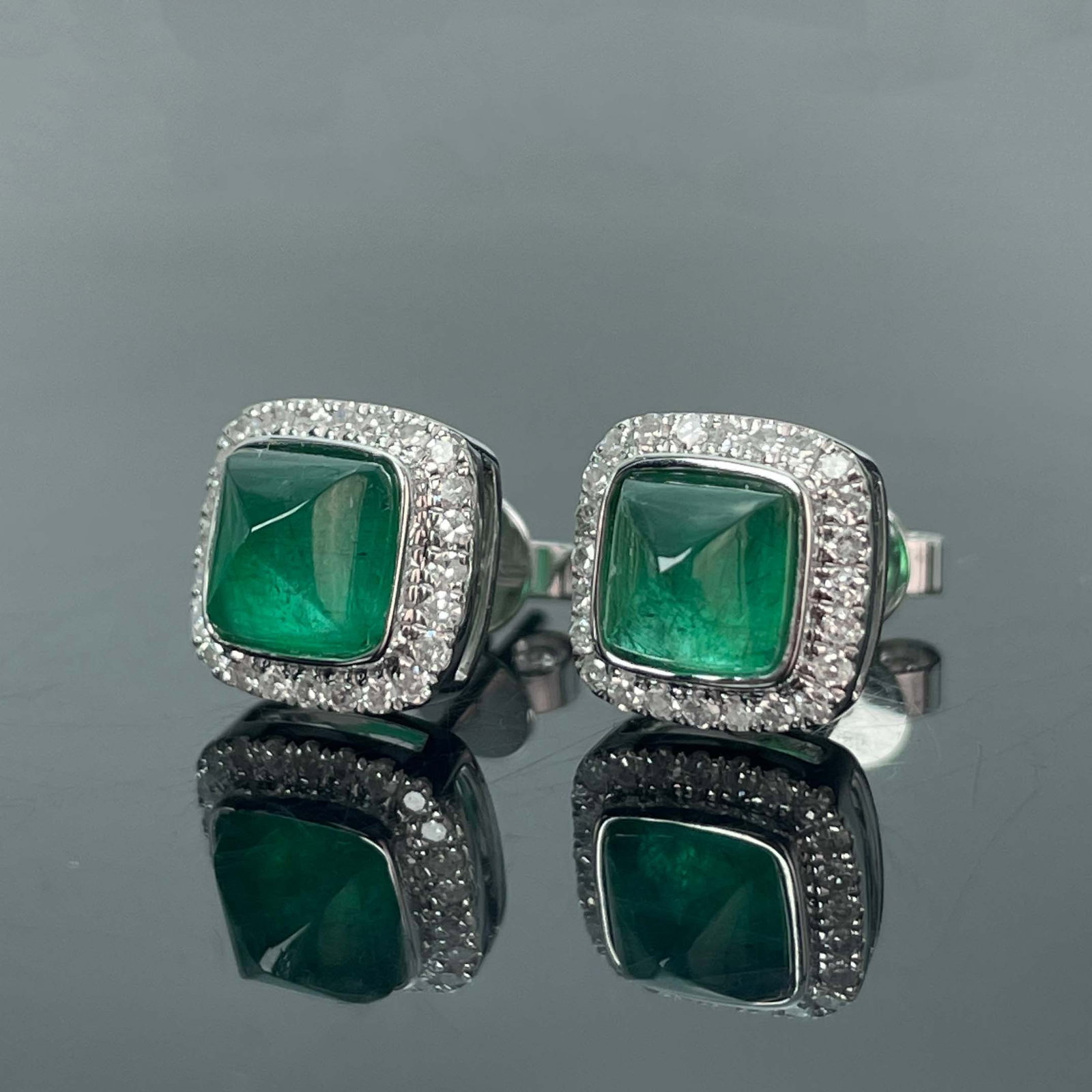 14k Gold 1.98 Ctw Vivid Green Natural Emerald & Diamond Earrings - 3