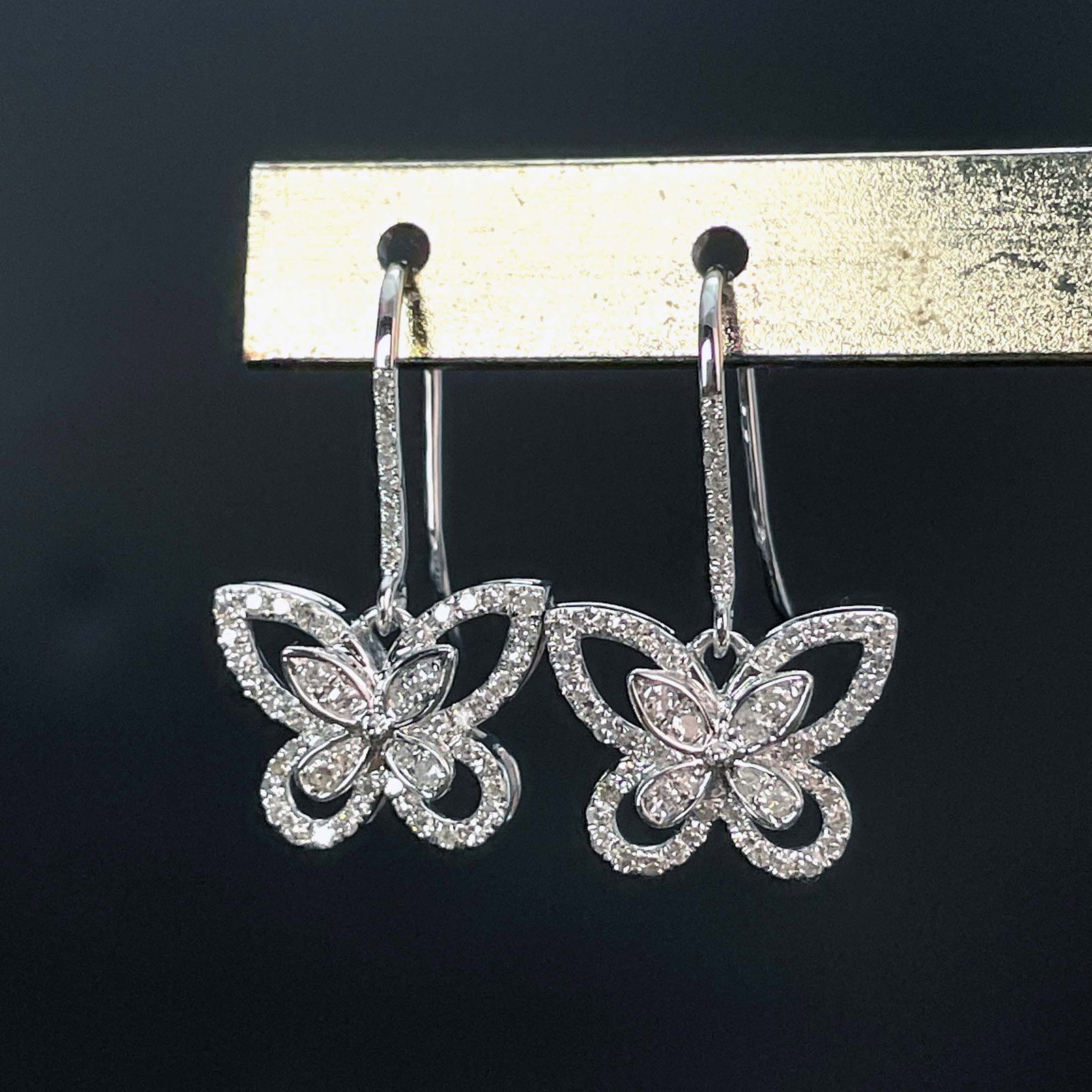 14k Gold 0.28 Ct Natural H Diamond & Butterfly Earrings: Ref:230943544 // gold content:14k gold // main gemstone:diamond // shape:round // carat weight:0. 28ct // clarity grade:vs-si // color:h // treatment:natural // cut grade:g // Low Estimate: