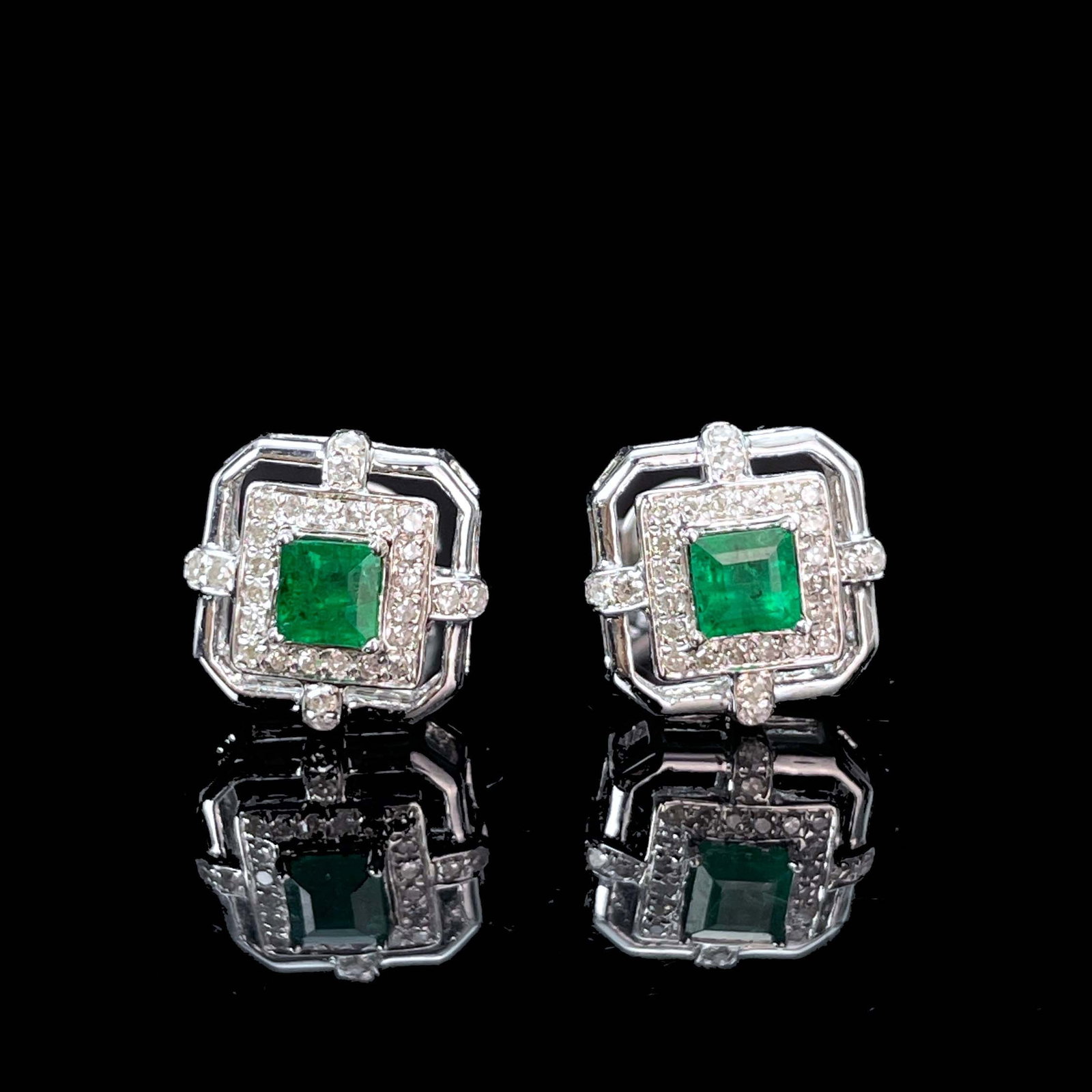 14k Gold 0.53 Ctw Natural Emerald & Diamond Earrings - 5