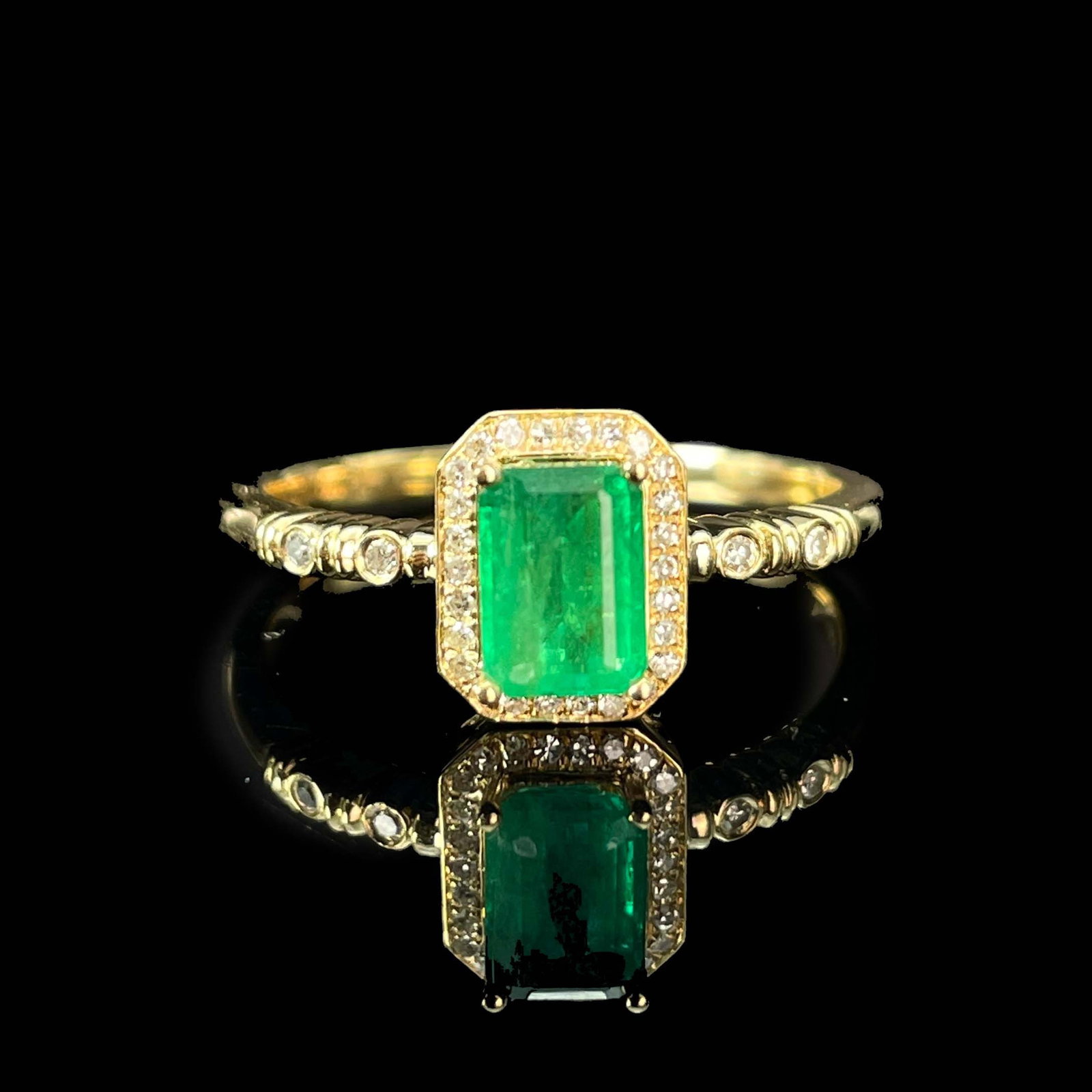 14k Gold 0.69 Ctw Natural Emerald & Diamond Ring: Ref:230943578 // gold content:14k gold // ring size:7. 25us // // main gemstone:emerald // shape:octagonal // carat weight:0. 58ct // color:green // treatment:natural // // adjacent gemstone 2 :