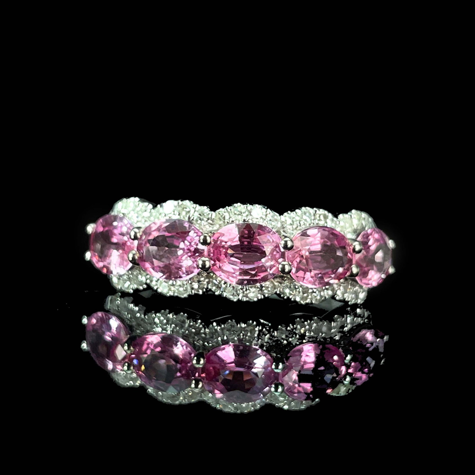 14k Gold 2.13 Ctw Natural Padparadscha Sapphire & Diamond Ring: Ref:230943579 // gold content:14k gold // ring size:7. 25us // // main gemstone:padparadscha sapphire // shape:oval // carat weight:1. 91ct // color:orangish pink // treatment:natural // //