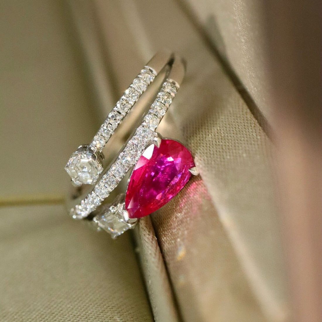 14k Gold 1.25 Ctw Natural Ruby & Diamond Ring - 4