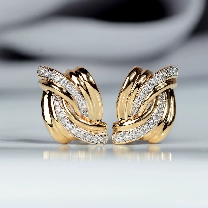 14k Gold 0.21 Ct Natural H Diamond Earrings: Ref:230944016 // gold content:14k gold // main gemstone:diamond // shape:round // carat weight:0. 21ct // clarity grade:vs-si // color:h // treatment:natural // cut grade:g // Low Estimate: