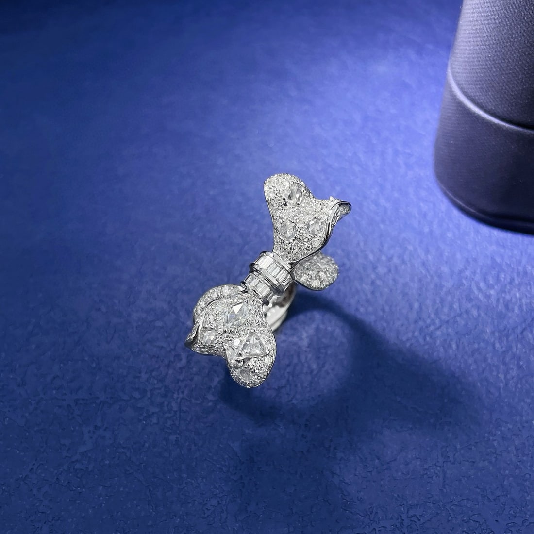 14k Gold 2.22 Ctw Natural H Diamond Ring: Ref:230944042 // gold content:14k gold // ring size:7. 25us // // main gemstone:diamond // shape:baguette // carat weight:0. 05ct // clarity grade:vs-si // color:h // treatment:natural // //