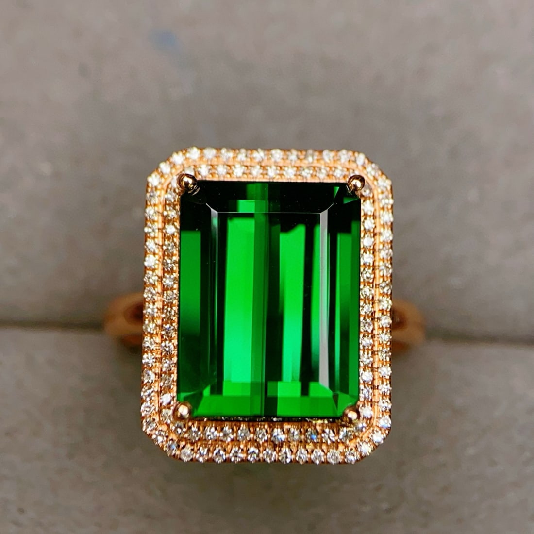 14k Gold 8.19 Ctw Natural Tourmaline & Diamond Ring: Ref:230944065 // gold content:14k gold // ring size:7. 25us // // main gemstone:tourmaline // shape:octagonal // carat weight:7. 85ct // color:green // treatment:natural // // adjacent gemstone 2 : di