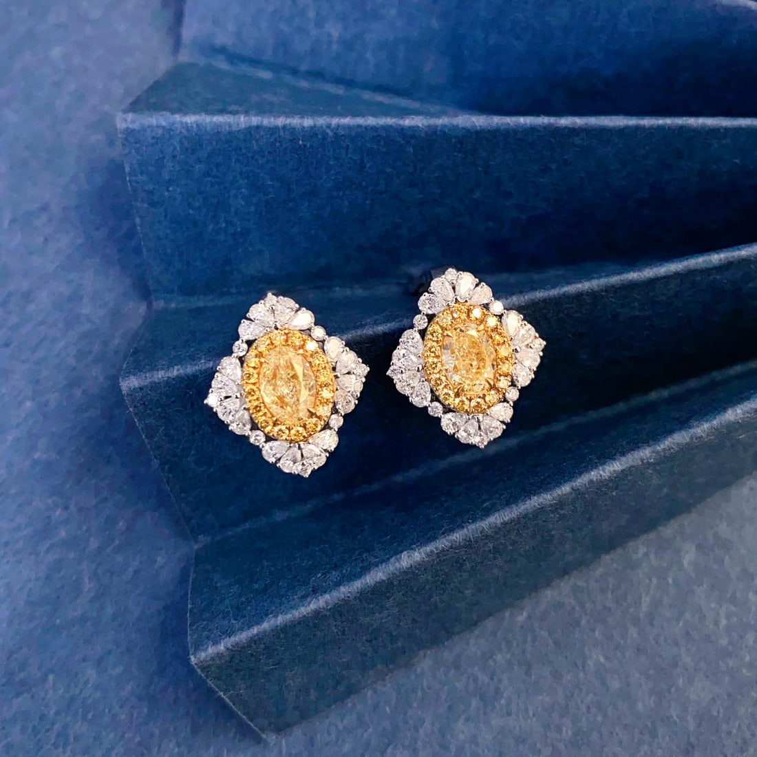14k Gold 2.30 Ctw Natural Yellow Diamond & Diamond Earrings: Ref:230944071 // gold content:14k gold // main gemstone:yellow diamond // shape:oval // carat weight:1. 12ct // color:yellow // treatment:natural // // adjacent gemstone 2 : diamond // shape:multiply
