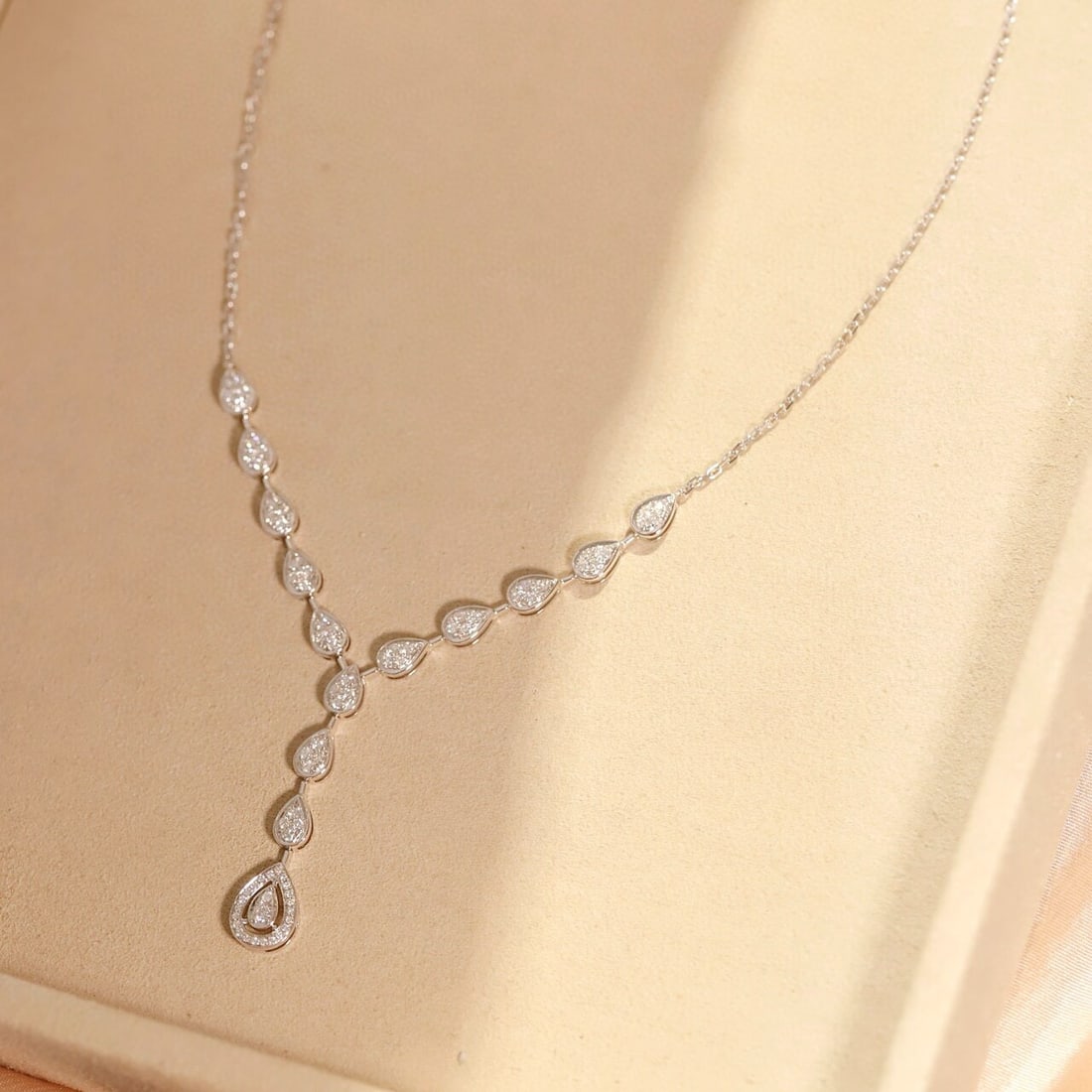 14k Gold 0.8 Ct Natural H Diamond Necklace: Ref:230944087 // gold content:14k gold // main gemstone:diamond // shape:round // carat weight:0. 8ct // clarity grade:vs-si // color:h // treatment:natural // cut grade:g // Condition: New Low Estim