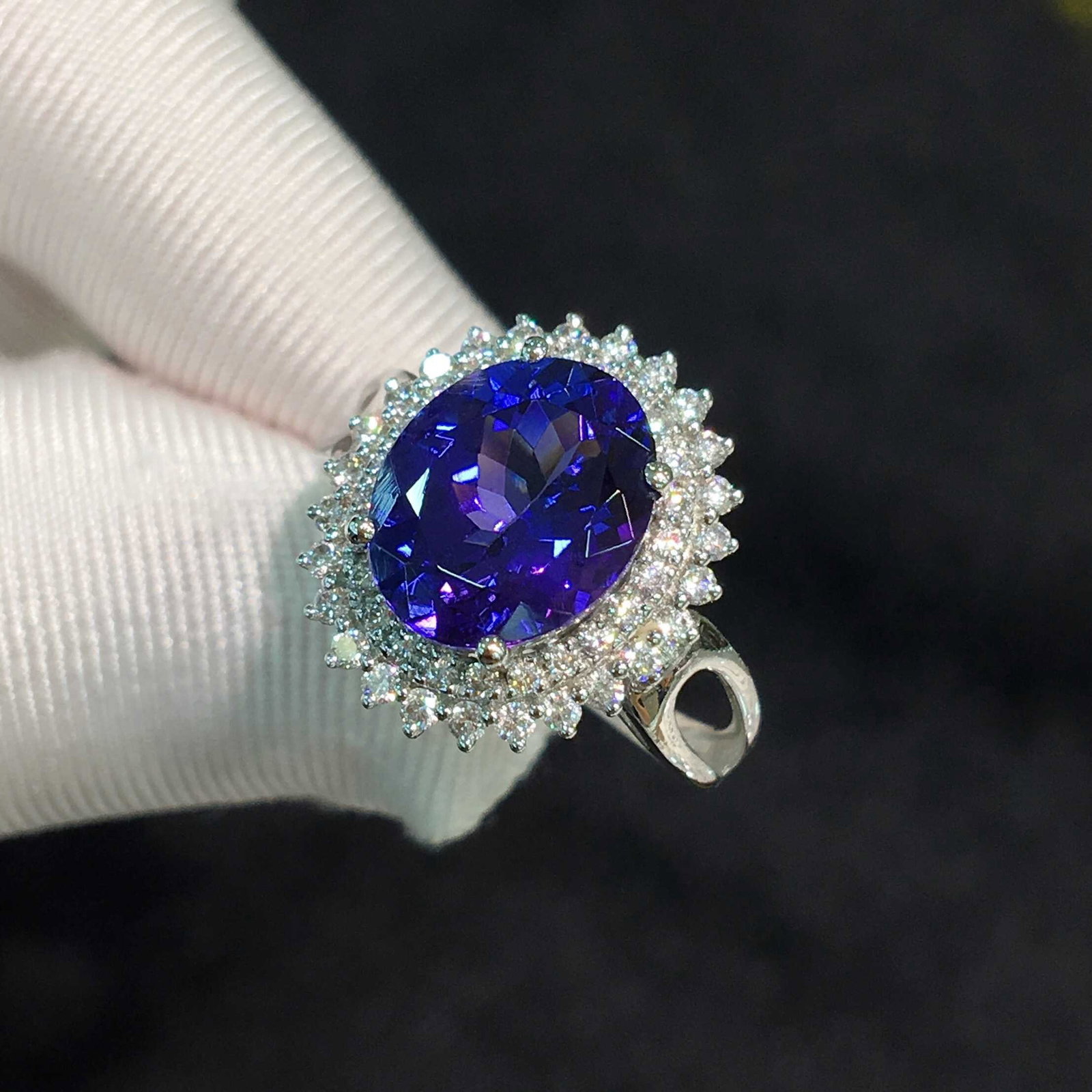 14k Gold 4.02 Ctw Natural Tanzanite & Diamond Ring - 2
