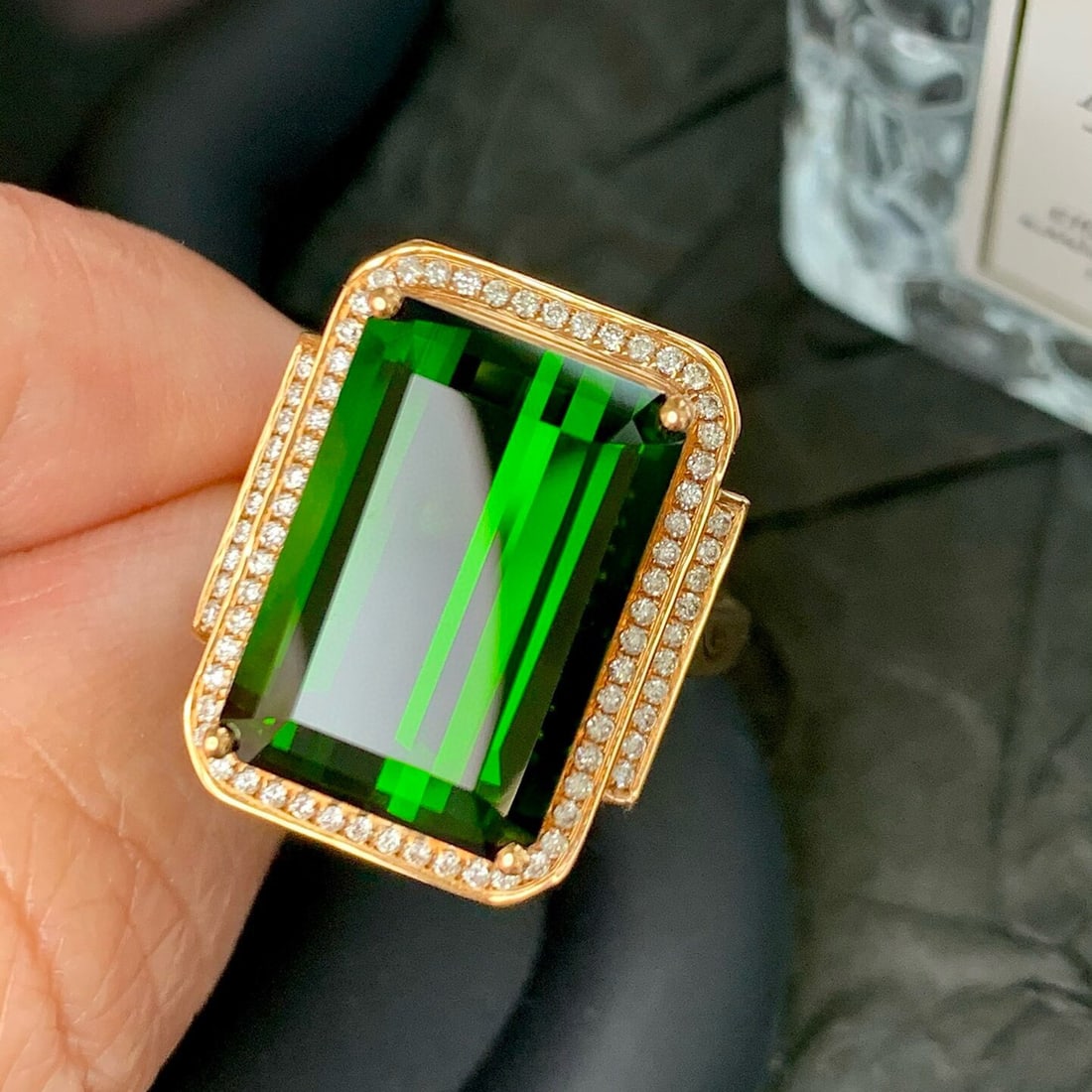 14k Gold 11.31 Ct Natural Tourmaline & Diamond Ring: Ref:230944096 // gold content:14k gold // ring size:7. 25us // // main gemstone:tourmaline // shape:octagonal // carat weight:11. 31ct // color:green // treatment:natural // // adjacent gemstone 2