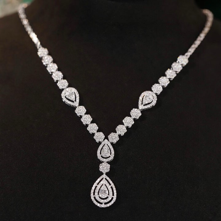 14k Gold 3.9 Ct Natural H Diamond Necklace: Ref:230944130 // gold content:14k gold // main gemstone:diamond // shape:multiply // carat weight:3. 9ct // clarity grade:vs-si // color:h // treatment:natural // Condition: NewLow Estimate: