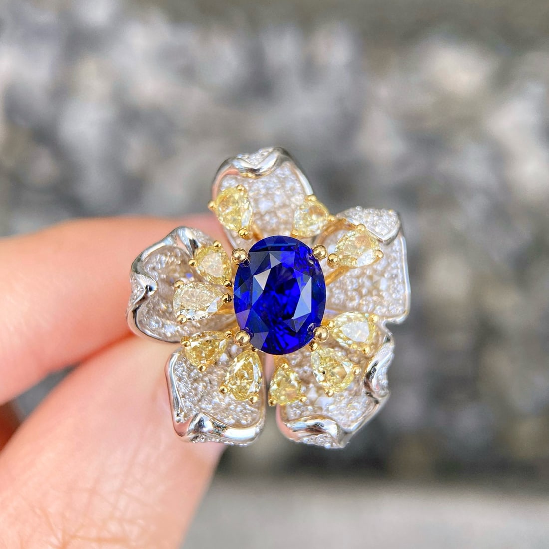 14k Gold 4.28 Ctw Natural Sapphire & Diamond & Flowers Ring - 3
