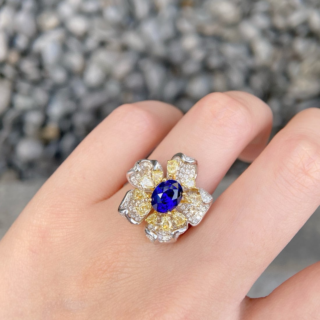 14k Gold 4.28 Ctw Natural Sapphire & Diamond & Flowers Ring - 4