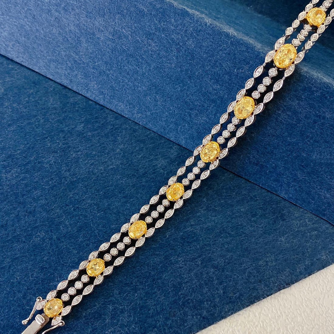 14k Gold 3.94 Ctw Natural Yellow Diamond & Diamond Bracelet - 2