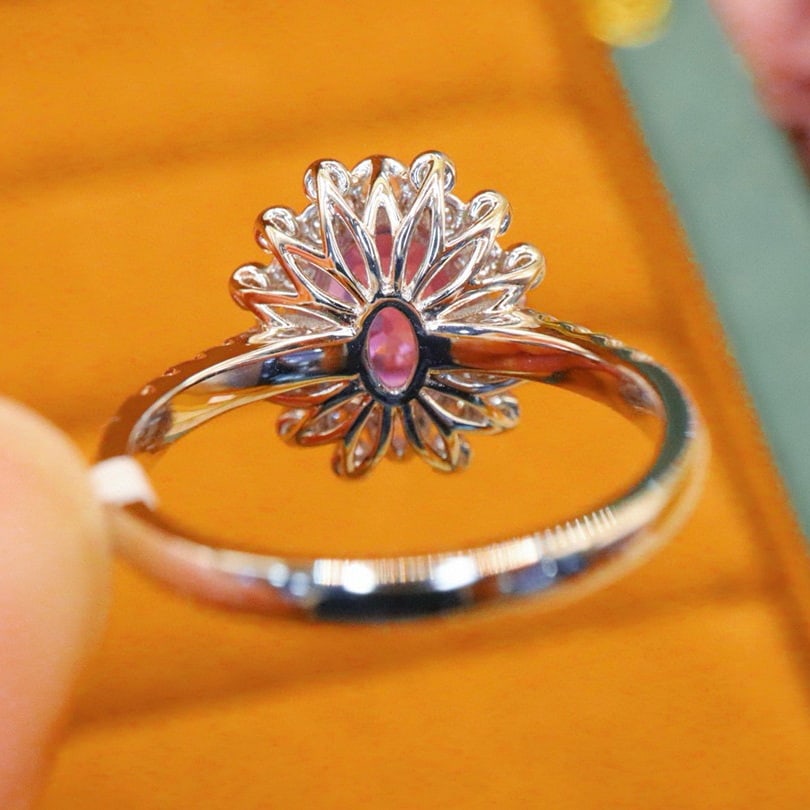 14k Gold 2.33 Ctw Natural Padparadscha Sapphire & Diamond Ring - 4