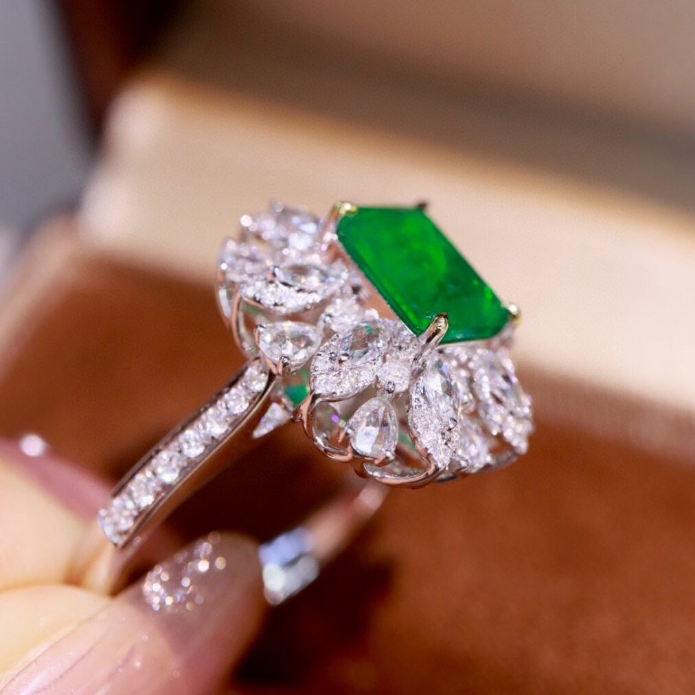 14k Gold 2.42 Ctw Vivid Green Natural Emerald & Diamond Ring - 7