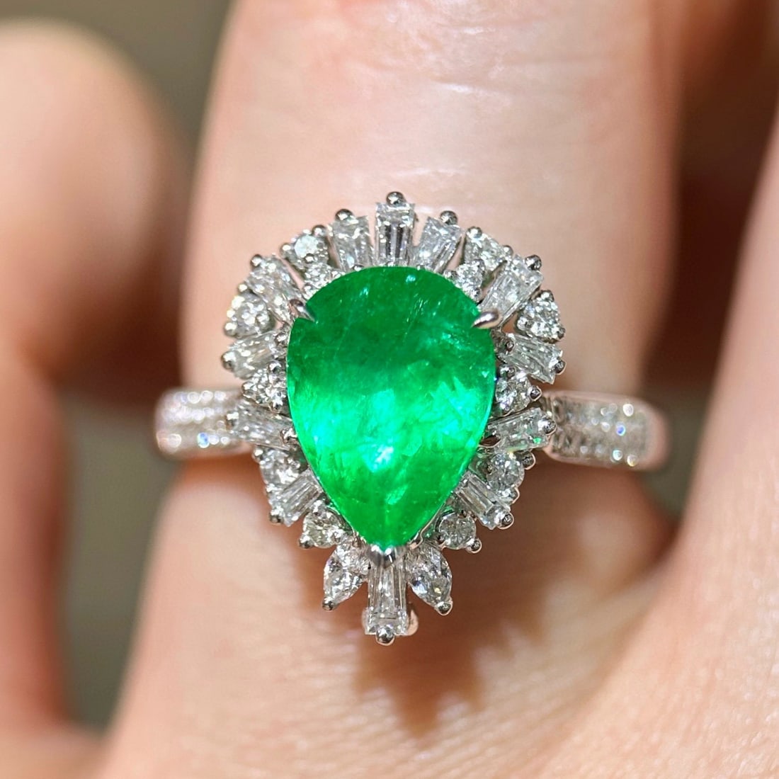 14k Gold 3.18 Ctw Vivid Green Natural Emerald & Diamond Ring/pendant( Without Chain ) - 4