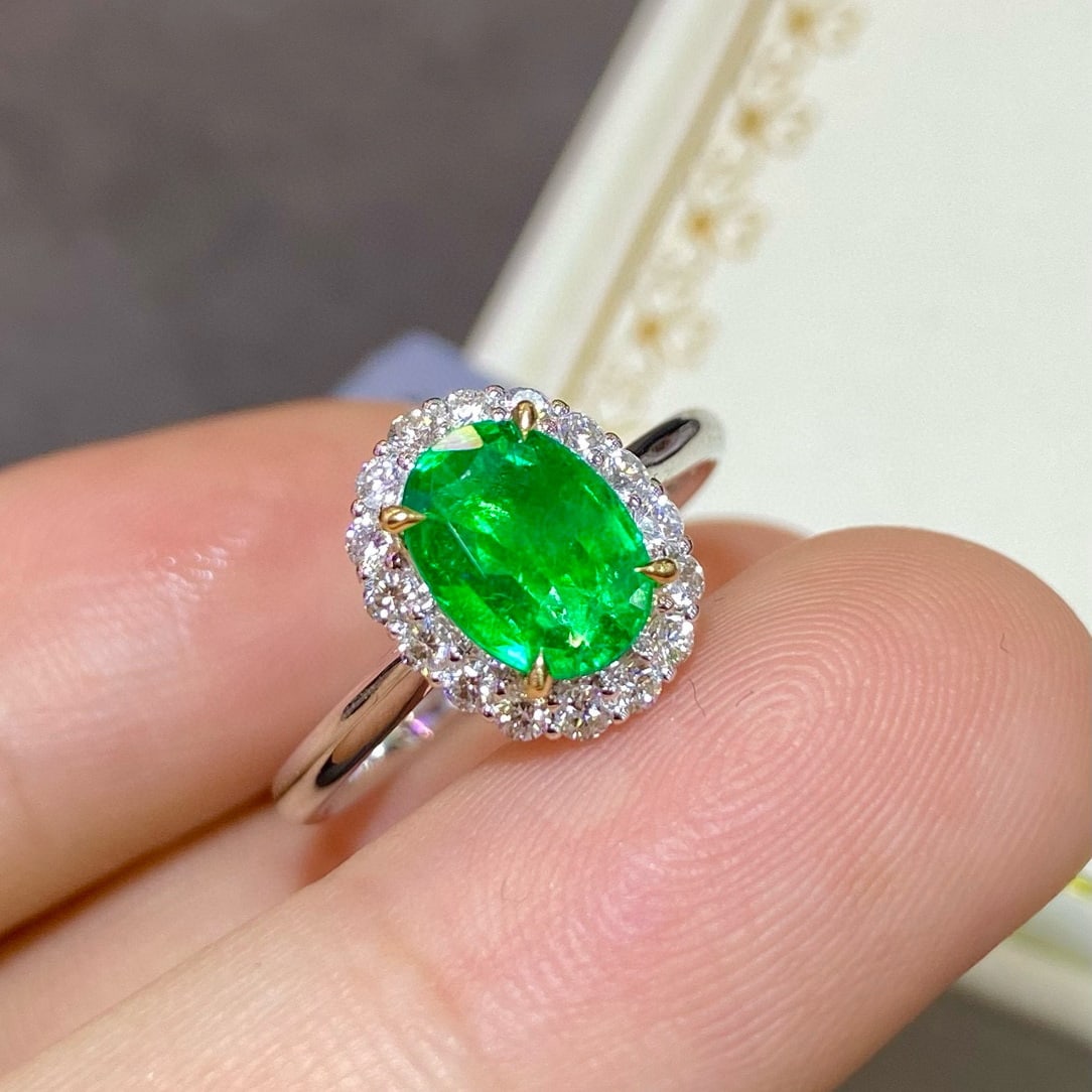 14k Gold 1.73 Ctw Vivid Green Natural Emerald & Diamond Ring - 2
