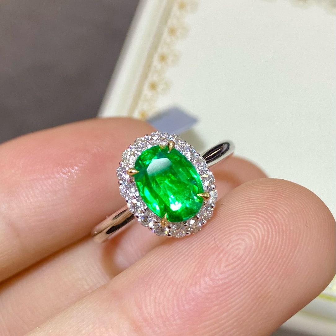 14k Gold 1.73 Ctw Vivid Green Natural Emerald & Diamond Ring - 3