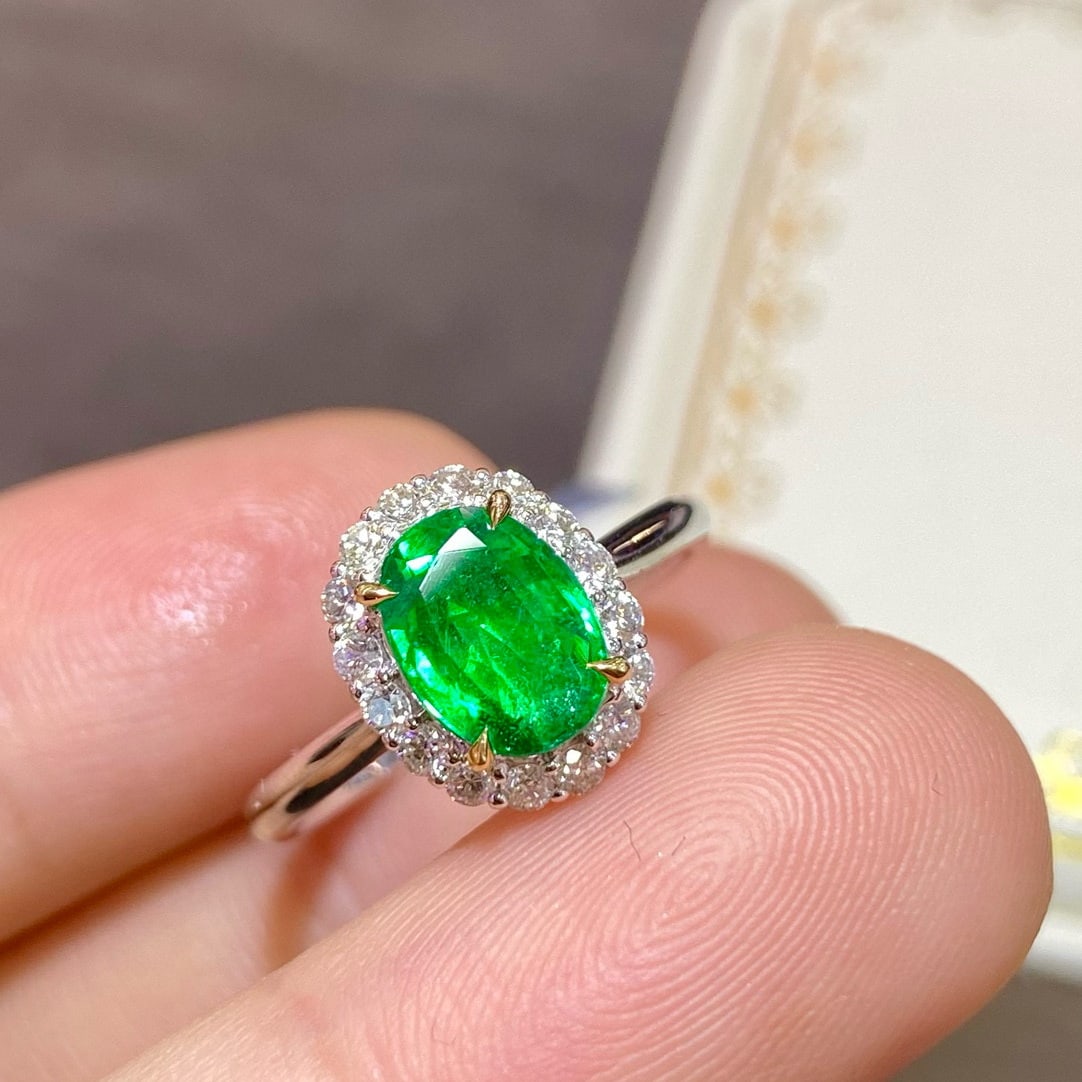 14k Gold 1.73 Ctw Vivid Green Natural Emerald & Diamond Ring - 4
