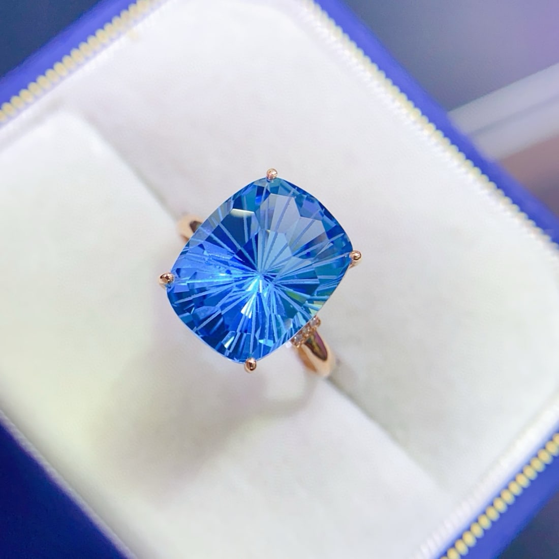 14k Gold 8.58 Ctw Natural Topaz & Diamond Ring - 2