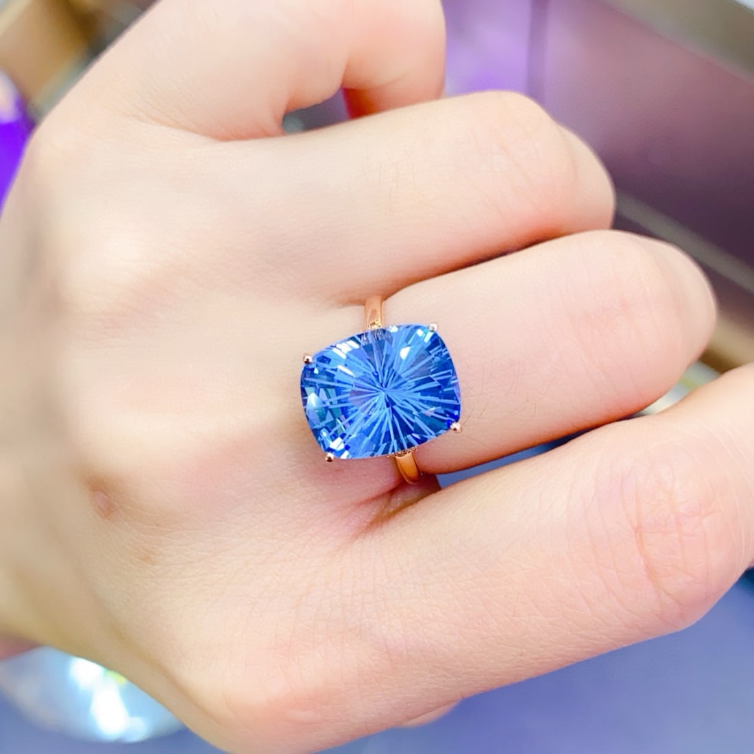 14k Gold 8.58 Ctw Natural Topaz & Diamond Ring - 6