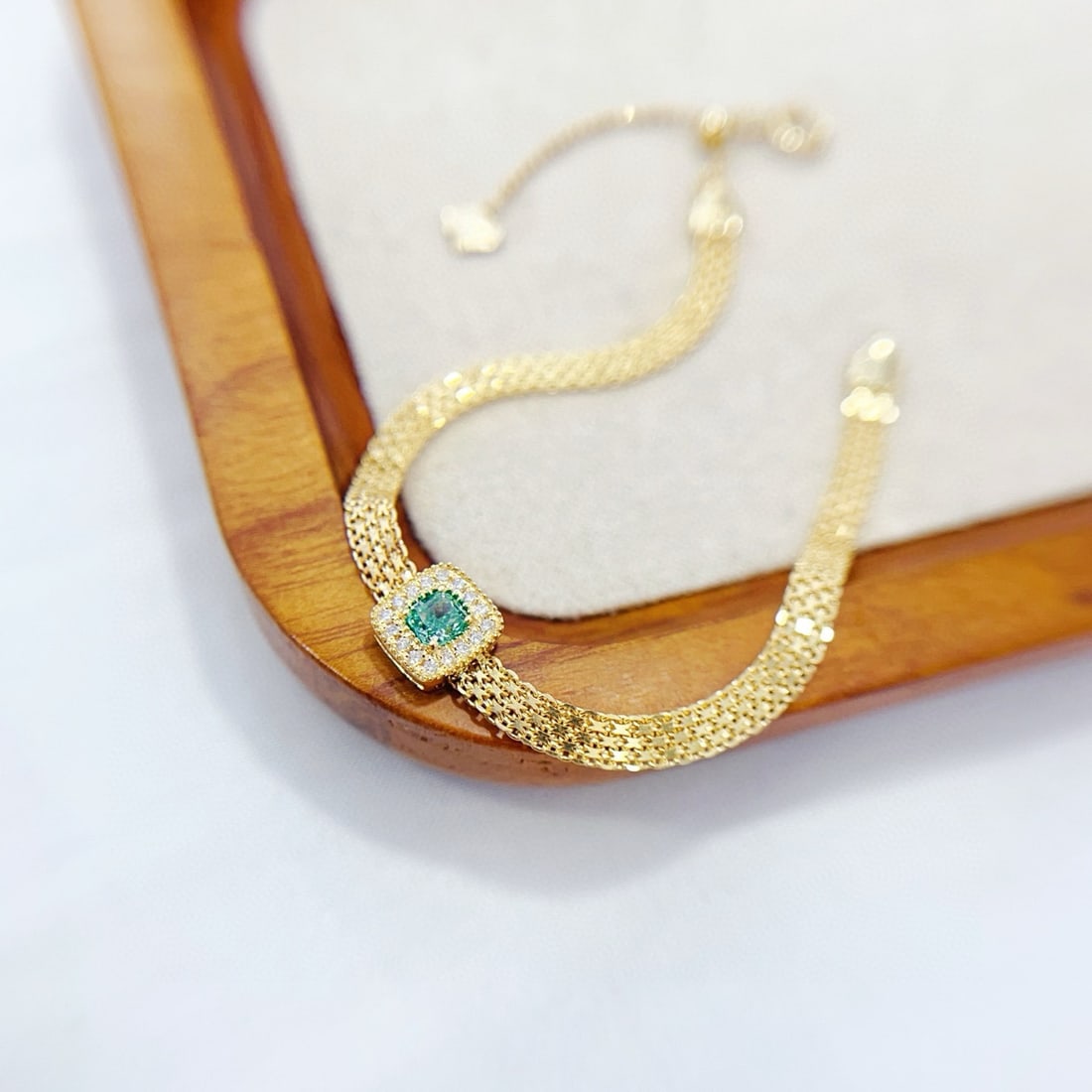 14k Gold 0.34 Ctw Natural Green Diamond & Diamond Bracelet - 3