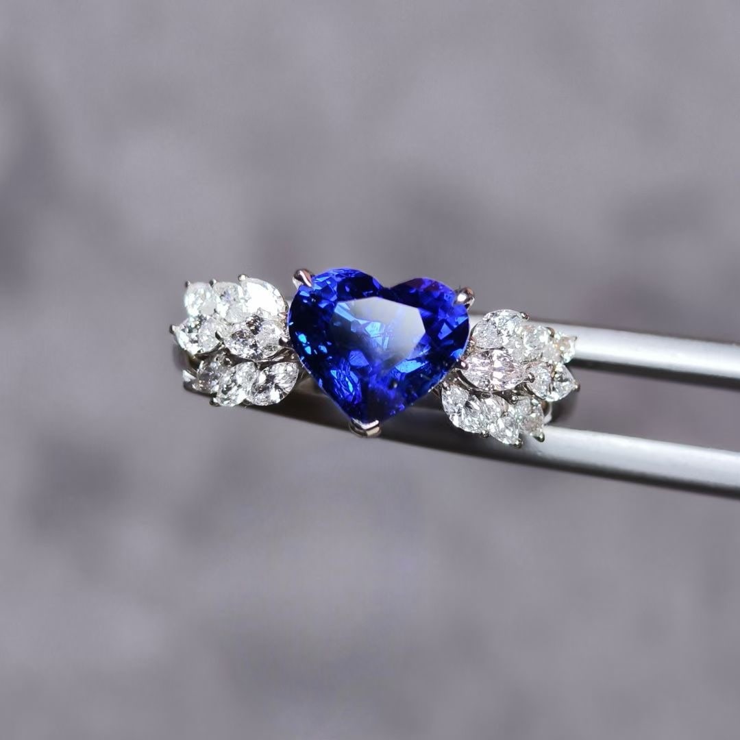 14k Gold 3.24 Ctw Natural Sapphire & Diamond Ring: Ref:230944253 // gold content:14k gold // ring size:7. 25us // // main gemstone:sapphire // shape:heart // carat weight:2. 6ct // color:royal blue // treatment:natural // // adjacent gemstone 2 : diam