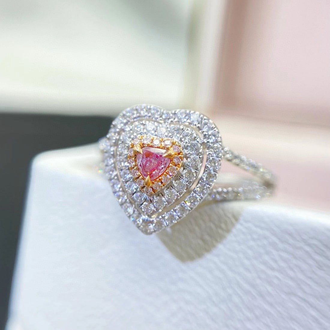 14k Gold 0.58 Ctw Natural Pink Diamond & Diamond Ring - 2