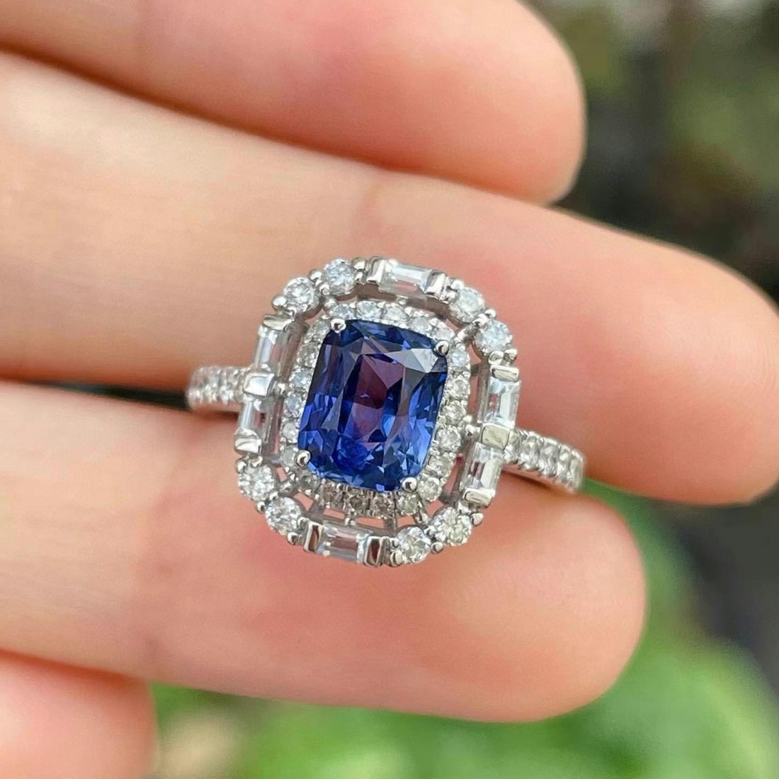 14k Gold 2.22 Ctw Natural Sapphire & Diamond Ring - 3