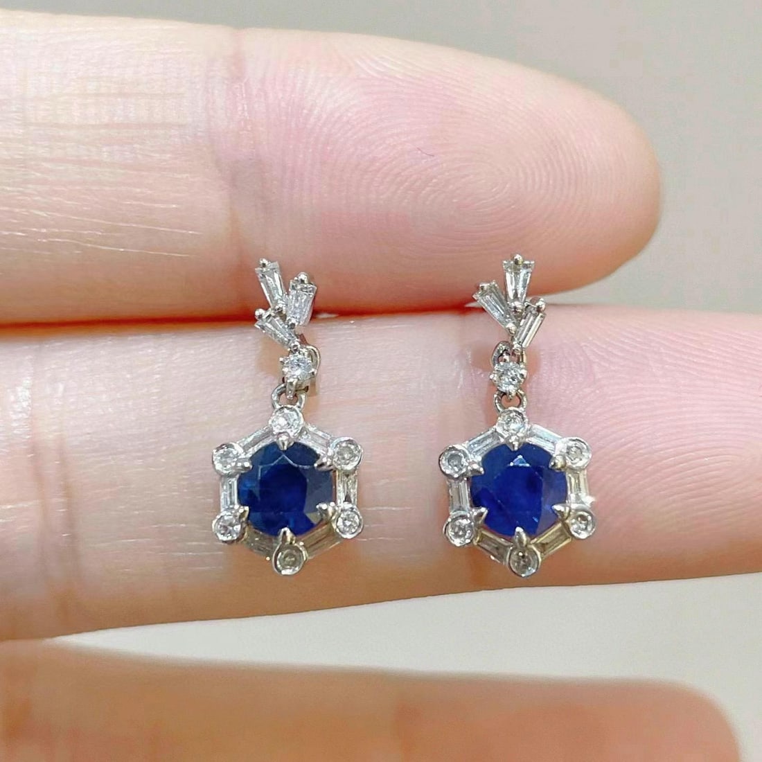 14k Gold 0.32 Ctw Natural Sapphire & Diamond Earrings: Ref:230944386 // gold content:14k gold // main gemstone:sapphire // shape:round // carat weight:0. 24ct // color:blue // treatment:natural // cut grade:g // // adjacent gemstone 2 : diamond //