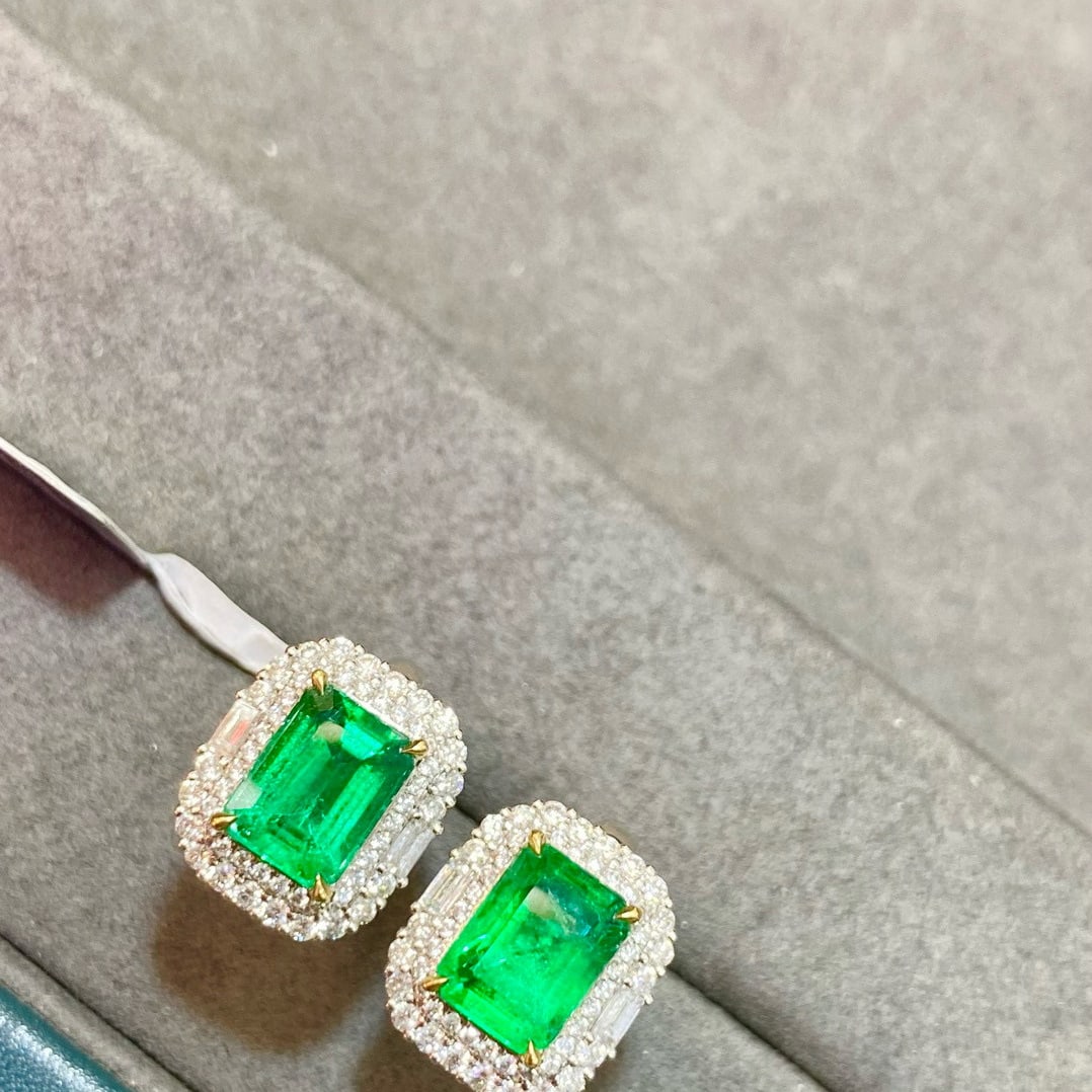 14k Gold 3.75 Ctw Vivid Green Natural Emerald & Diamond Earrings - 2
