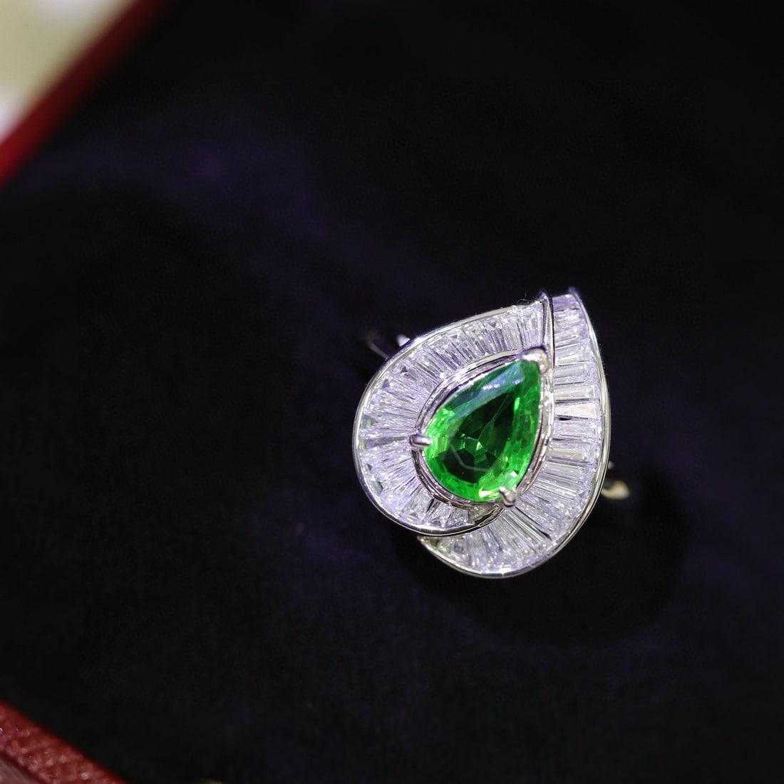 14k Gold 1.93 Ctw Natural Tsavorite & Diamond Ring - 6