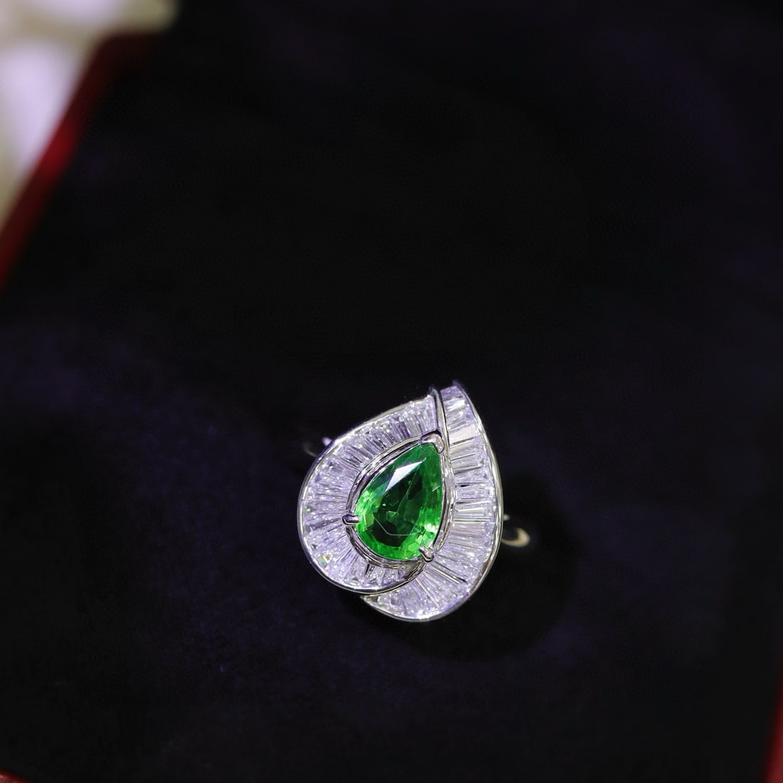 14k Gold 1.93 Ctw Natural Tsavorite & Diamond Ring - 8