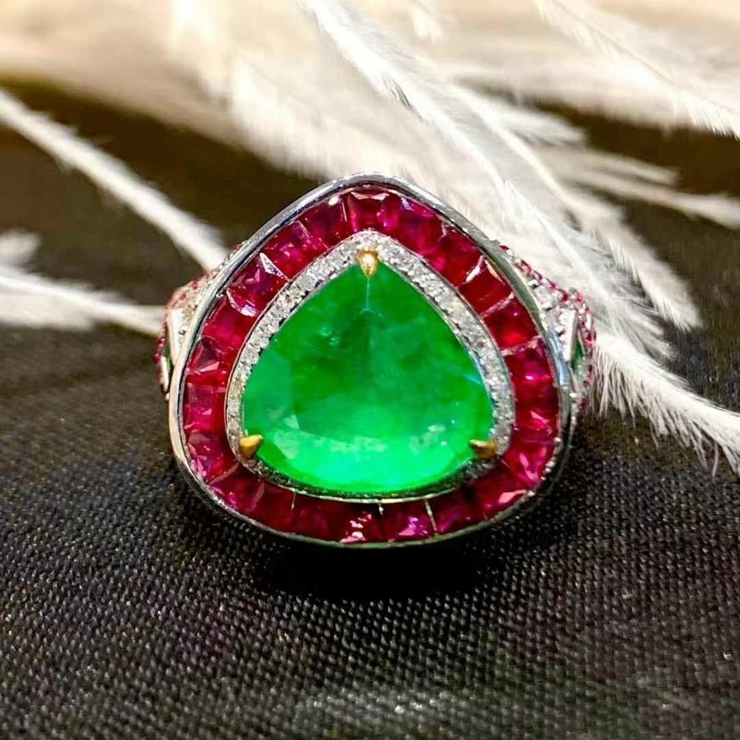 14k Gold 3.3 Ct Vivid Green Natural Emerald & Diamond & Ruby Ring - 4